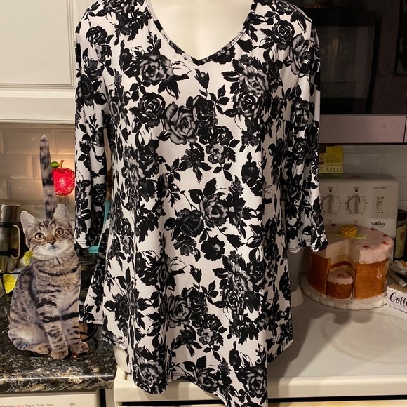 D womens floral top size XL - Picture 1 of 5